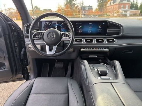 Used 2022 Mercedes-Benz GLS 450 4MATIC image 17