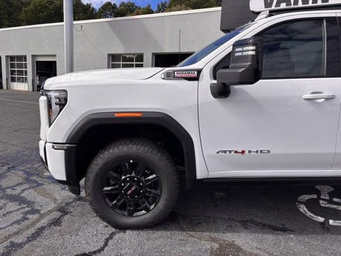 New 2026 GMC Sierra 2500 AT4 w/ AT4 Premium Plus Package image 7