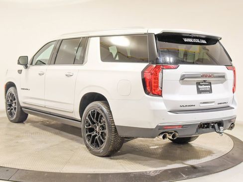 Used 2023 GMC Yukon XL Denali image 9