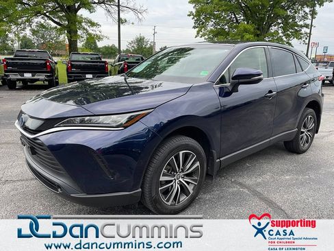 Used 2022 Toyota Venza LE AWD/4WD image 1