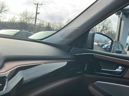 Used 2023 Acura MDX SH-AWD w/ Technology Package image 18