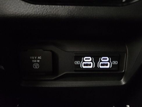 Used 2023 Jeep Grand Cherokee Altitude image 31