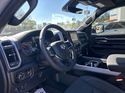 New 2026 RAM 1500 4x4 Crew Cab image 15