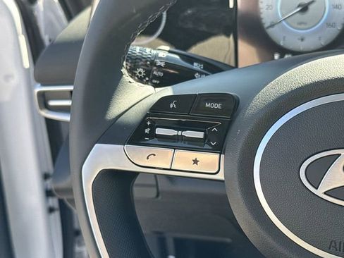 Certified 2025 Hyundai Elantra SEL image 24