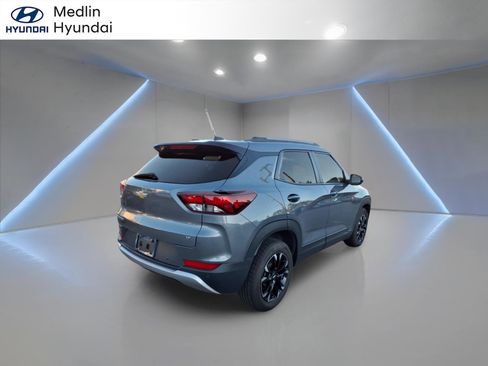 Used 2022 Chevrolet TrailBlazer LT w/ Convenience Package image 3