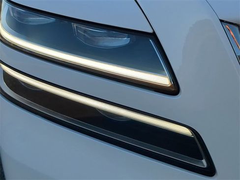 Used 2024 Genesis GV80 3.5T w/ Advanced Package image 9