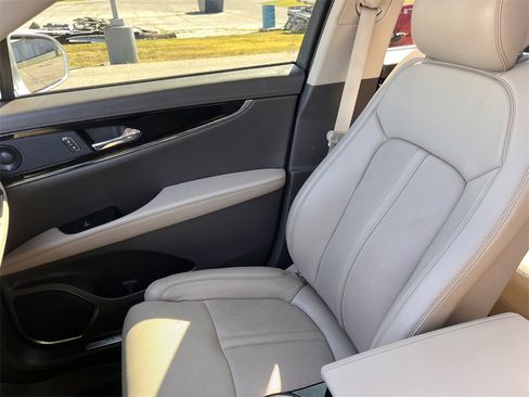 Used 2021 Lincoln Nautilus Reserve w/ Equipment Group 201A image 29