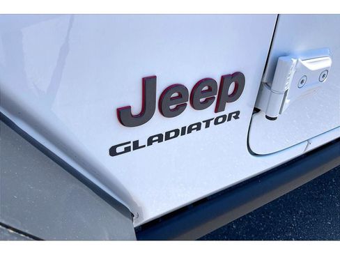 Used 2020 Jeep Gladiator Rubicon AWD/4WD image 32