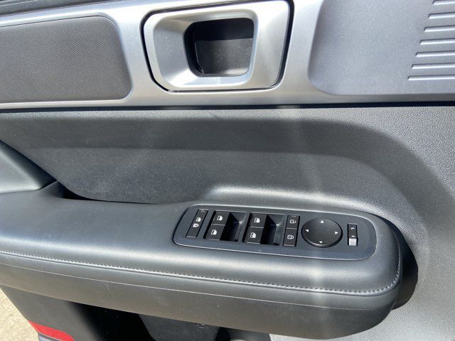 Used 2025 Hyundai Santa Fe SEL FWD image 47