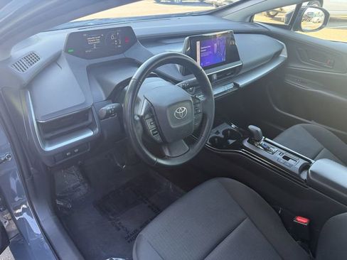 Used 2024 Toyota Prius LE FWD image 11