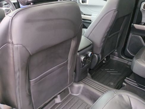 Used 2024 Ford Explorer XLT w/ Equipment Group 202A AWD/4WD image 18