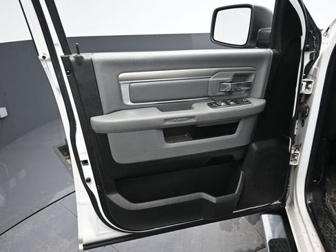 Used 2019 RAM 1500 Classic SLT image 14