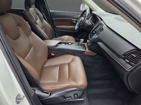 Used 2020 Volvo XC90 T6 Momentum w/ Protection Package AWD/4WD image 22