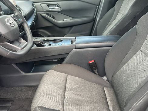 Certified 2025 Nissan Rogue SV image 13