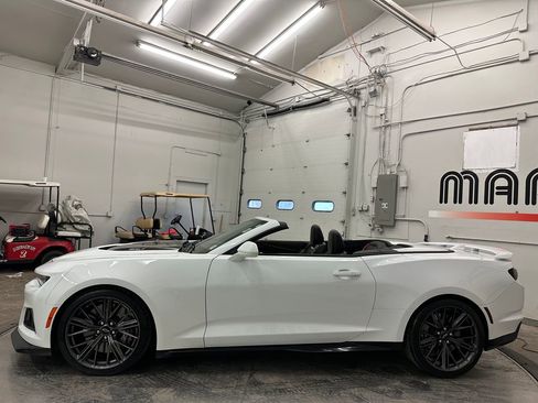 Used 2021 Chevrolet Camaro ZL1 image 14