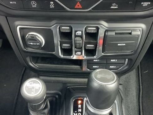 Certified 2023 Jeep Wrangler Unlimited Sahara AWD/4WD image 38
