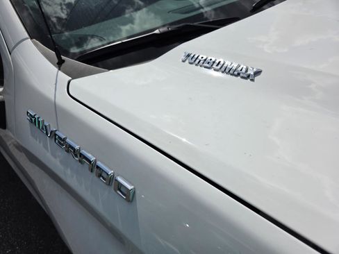 Used 2025 Chevrolet Silverado 1500 W/T w/ WT Value Package image 5