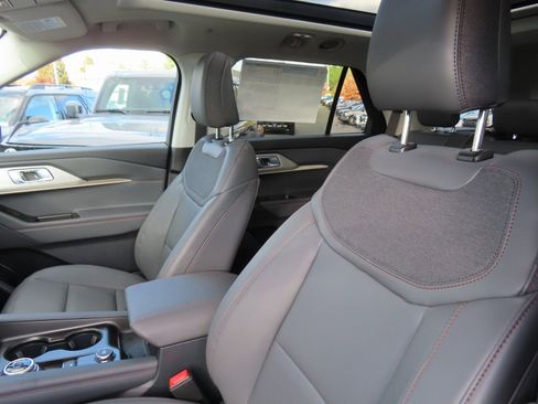 New 2026 Ford Explorer Active w/ Active Comfort Package image 14