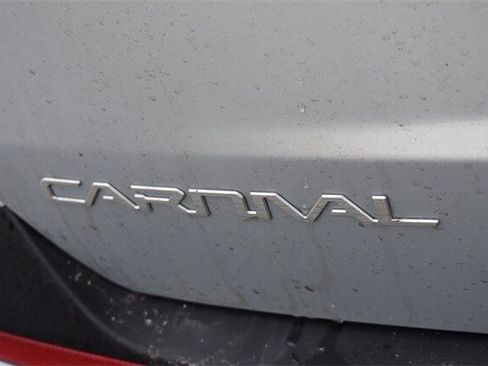 New 2026 Kia Carnival EX image 16