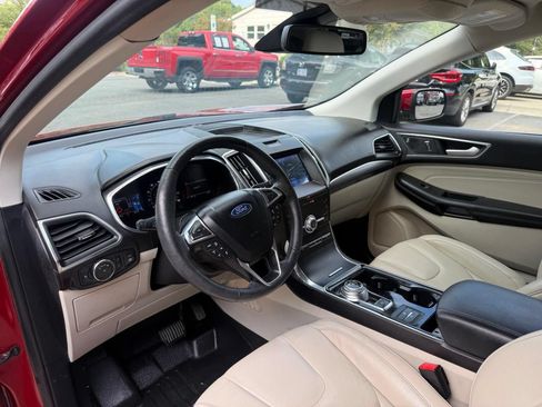 Used 2020 Ford Edge Titanium FWD image 21