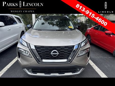 Used 2022 Nissan Rogue Platinum w/ Head-Up Display Package image 2