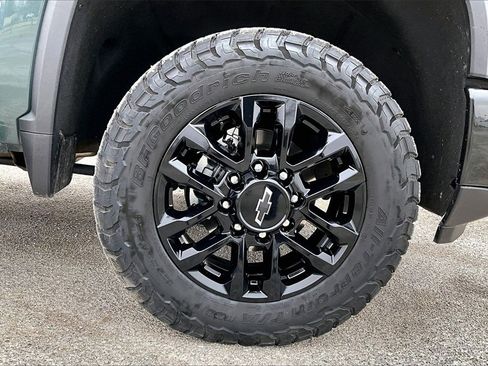Used 2025 Chevrolet Silverado 2500 LT w/ Trail Boss Package image 9