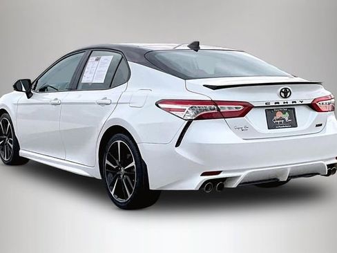 Used 2020 Toyota Camry XSE image 4