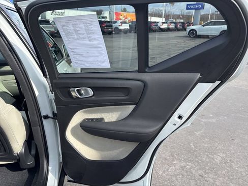 Certified 2023 Volvo XC40 B5 Plus w/ Protection Package AWD/4WD image 44