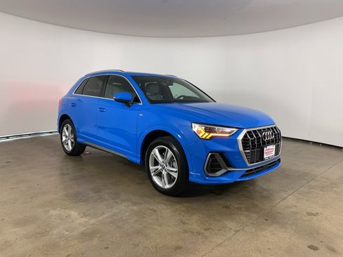 Used 2020 Audi Q3 2.0T Prestige w/ Prestige Package image 4