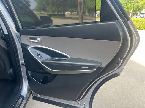 Used 2017 Hyundai Santa Fe FWD image 18