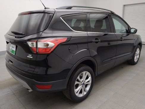Used 2018 Ford Escape SE FWD image 10