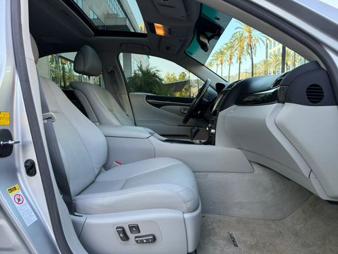 Used 2010 Lexus LS 460 RWD image 19