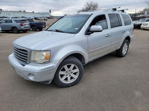 Used 2007 Chrysler Aspen Limited image 1