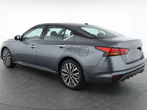 Used 2025 Nissan Altima 2.5 SV image 6