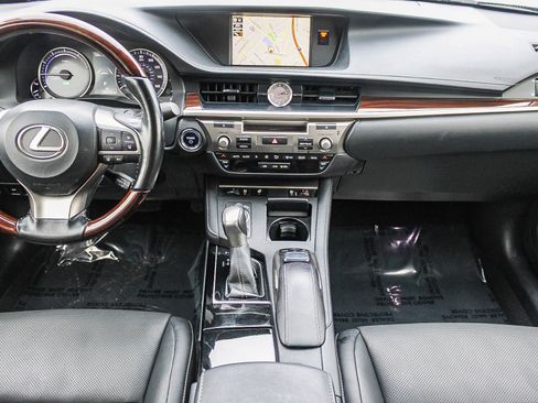 Used 2017 Lexus ES 300h ES 300h image 13