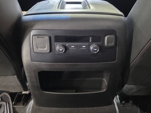 Used 2019 Chevrolet Tahoe LT RWD image 13