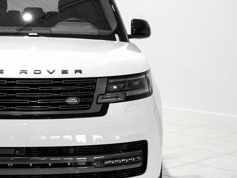 Used 2024 Land Rover Range Rover SE image 41