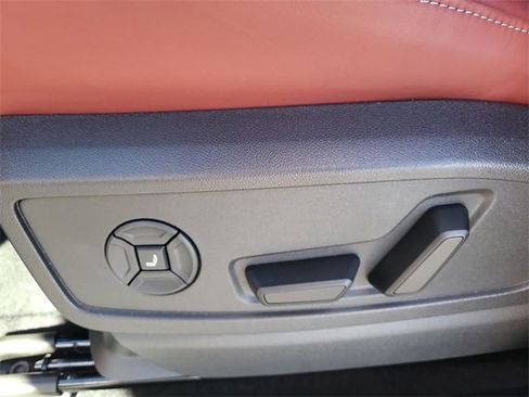 New 2025 Audi SQ5 Prestige image 12