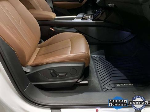 Used 2024 Audi Q8 e-tron Premium image 85