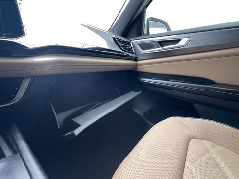 Used 2024 Volkswagen Atlas Cross Sport SE image 46