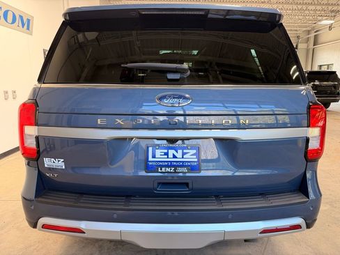 Used 2023 Ford Expedition XLT image 6