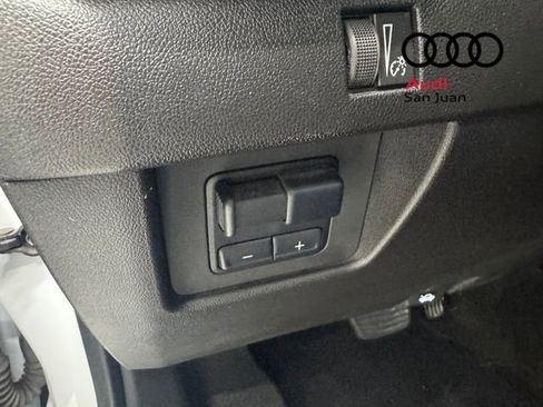 Used 2024 GMC Canyon Elevation w/ Elevation Premium Package AWD/4WD image 31