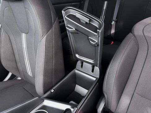 New 2026 Hyundai Elantra Sport FWD image 18
