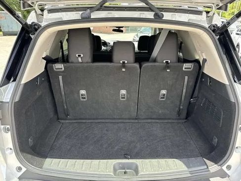 Used 2025 Nissan Pathfinder SV FWD image 14