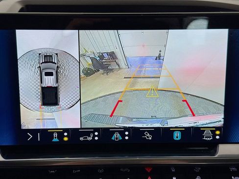 Used 2022 Chevrolet Silverado 1500 LT Trail Boss w/ Convenience Package II image 14