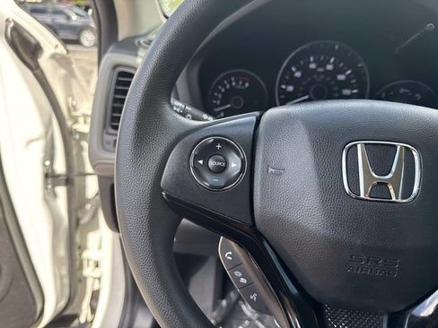 Certified 2022 Honda HR-V LX image 30
