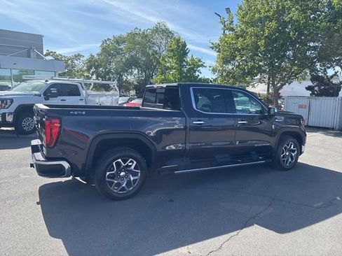 Used 2022 GMC Sierra 1500 SLT w/ SLT Premium Plus Package AWD/4WD image 9