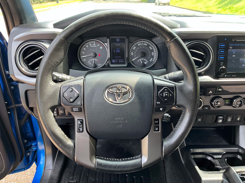 Used 2018 Toyota Tacoma TRD Off-Road AWD/4WD image 12