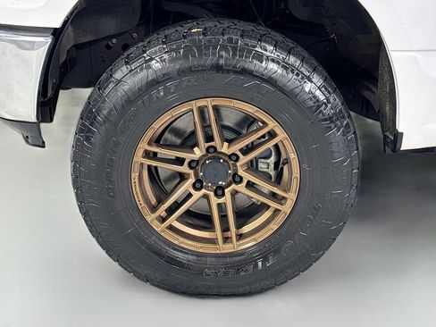 Used 2020 Ford F150 XLT w/ Equipment Group 302A Luxury AWD/4WD image 9