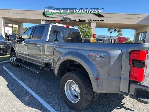 Used 2024 Ford F350 Platinum w/ FX4 Off-Road Package image 5